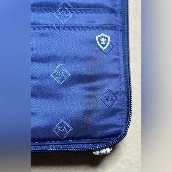 Vera Bradley Wallet Wristlet Clutch excellent condition - Picture 9 of 11